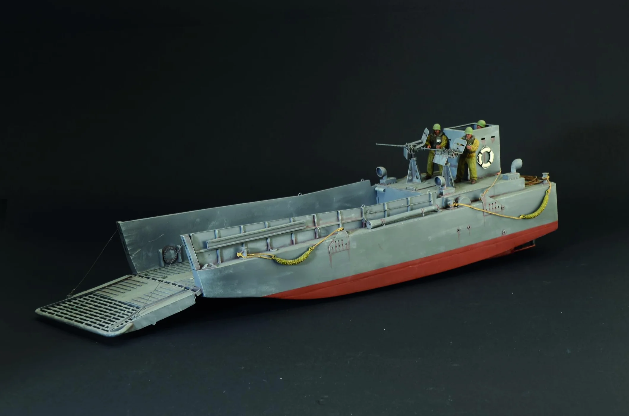 Italeri 6755 1:35 LCM 3 (Landing Craft mechanized) - Modellismo, kit da costruzione, modellismo da pavimento, fai da te, hobby, incollaggio, kit di costruzione militare