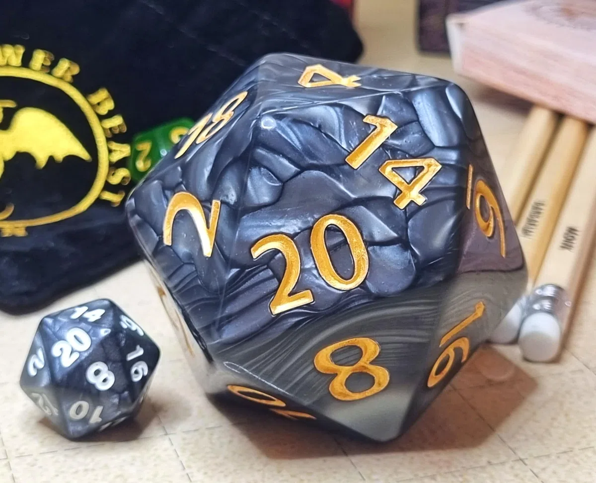 Dungeon D20 - Dadi giganti da 55 mm + borsa per i dadi, D&D, Dungeons and Dragons, DND, dadi poliedrici.