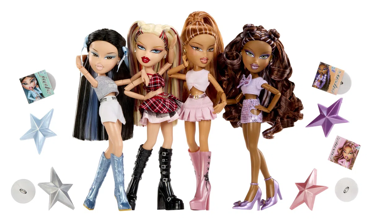 Bratz Pop Starz Jade - Bambola fashion con charm da collezione, outfit e accessori musicali