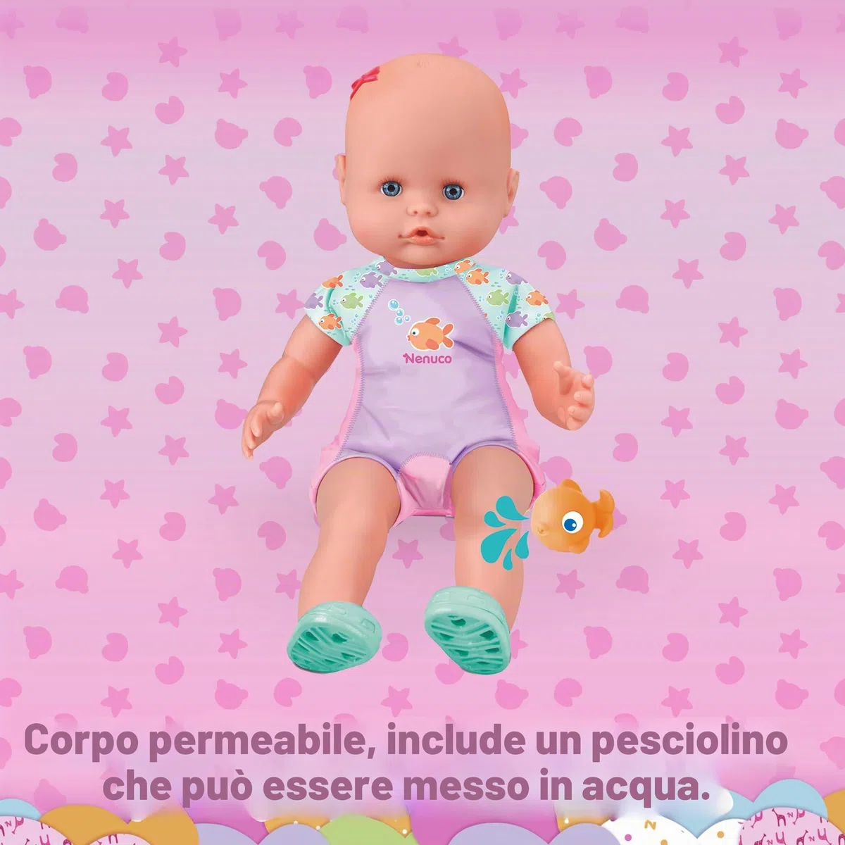 Nenuco - mio primo bagno. Bambola morbida con corpo sommergibile,costume rosa, puoi metterla nella vasca da bagno, in piscina o al mare, per bambine/I da 12 mesi, Famosa NFN88000
