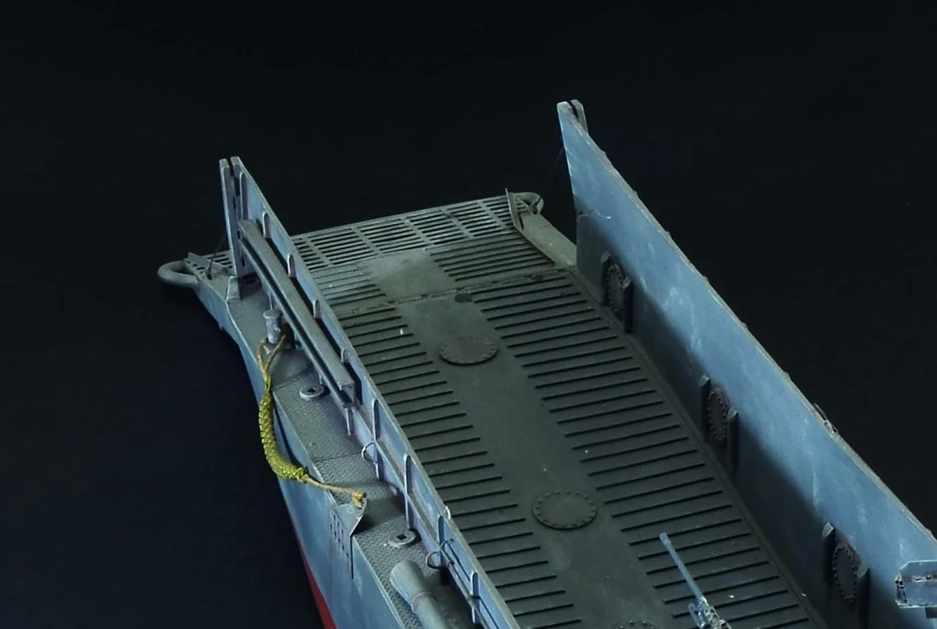 Italeri 6755 1:35 LCM 3 (Landing Craft mechanized) - Modellismo, kit da costruzione, modellismo da pavimento, fai da te, hobby, incollaggio, kit di costruzione militare