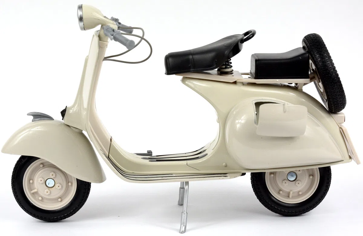 New-Ray S.R.L 846034 Moto 1:6 Newr Vespa 150 VL 49273, Multicolore