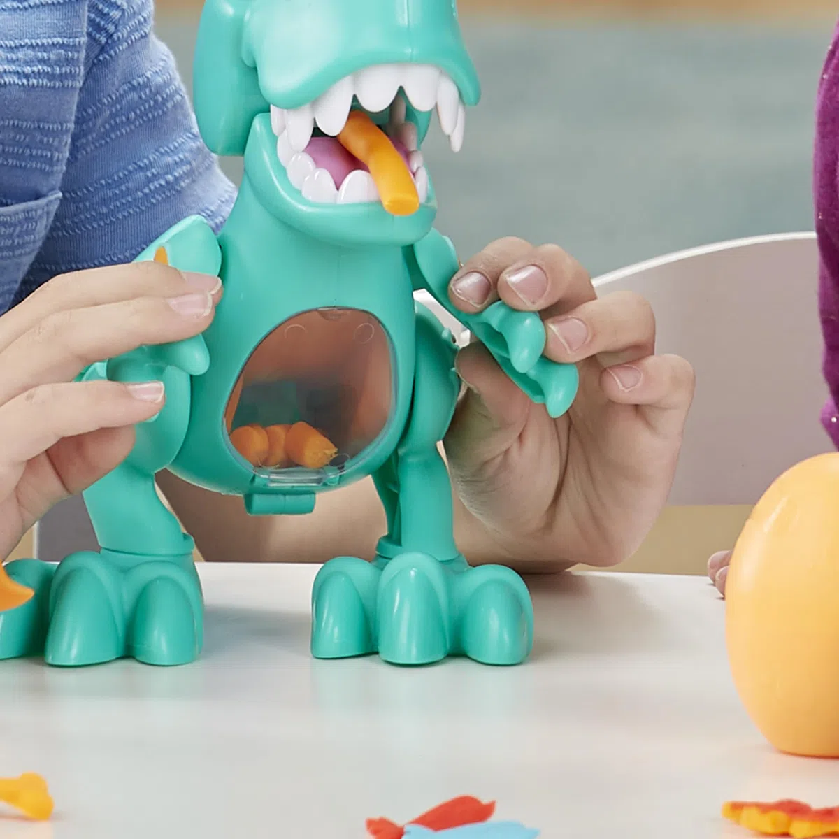 Play-Doh Dino Crew Crunchin' T-Rex Toy for Kids 3 Years and Up with Dinosaur Sounds and 3 Eggs