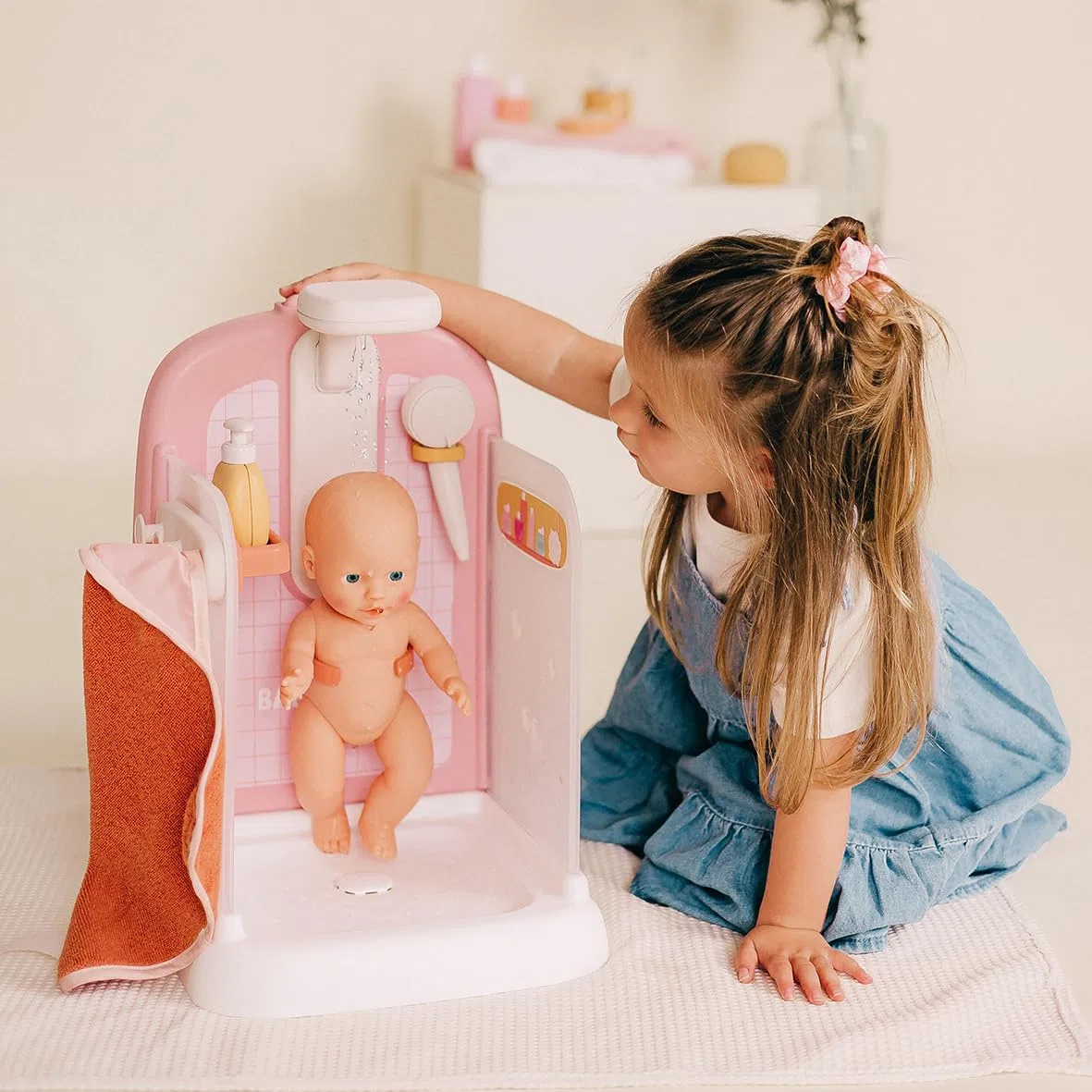 Smoby - Baby Nurse - Doccia - per Bambole Fino a 40 cm - Soffione Doccia Funzionale - Numerosi Accessori - Materiale Riciclato - dai 3 Anni