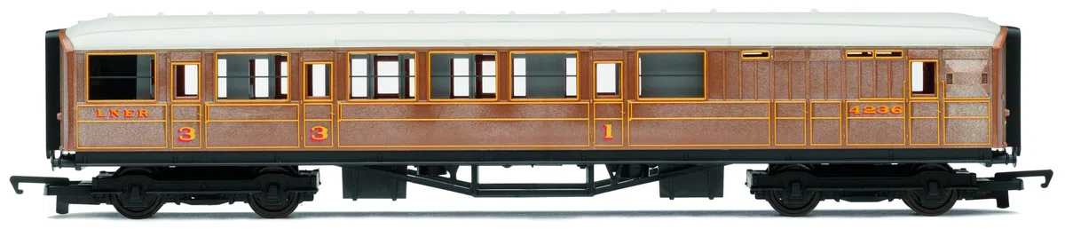 Hornby R4333 Railroad LNER Teak 00 Gauge Coach LNER Freno compositi Allenatore - Era 3