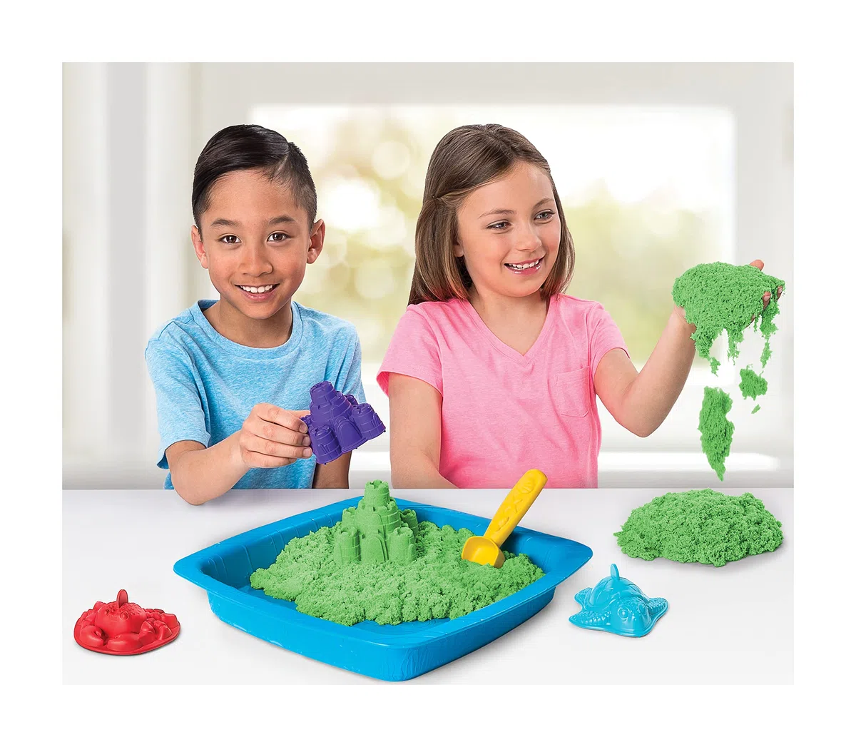 Kinetic Sand Playset Castelli di Sabbia Sabbia cinetica con vaschetta Sabbia magica Sabbia colorata a sorpresa 454gr 3 formine incluse Giocattoli per bambini e bambine 3 anni