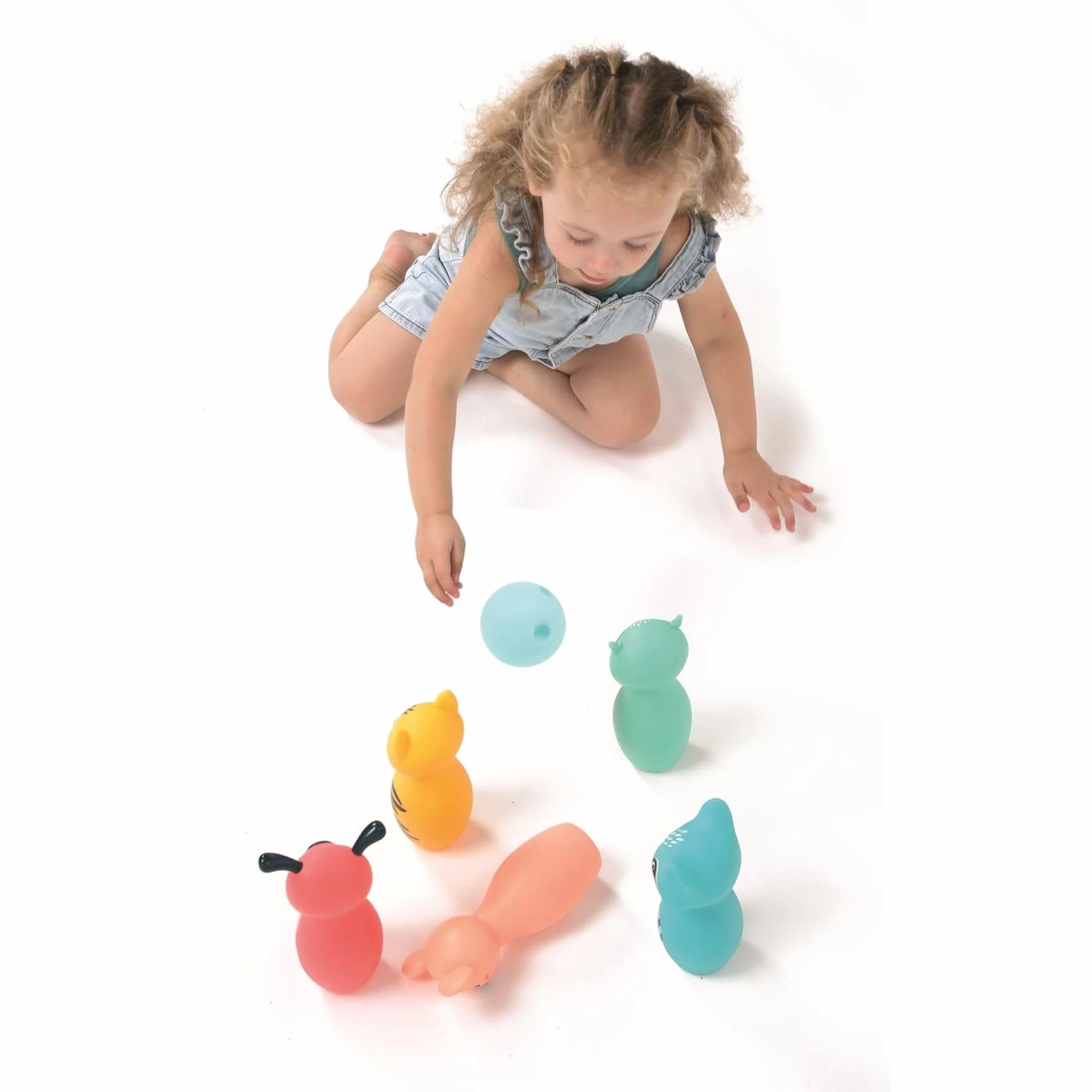 Ludi - Set di Birilli Morbidi per Neonati - dai 10 Mesi - 5 chiglie Animali Facili da Prendere in Mano + Sfera ergonomica - destrezza, Mira e coordinamento - Silenzioso e Leggero - 100% PVC, Lavabile